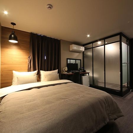 The Last Hotel Nampo Busan Buitenkant foto