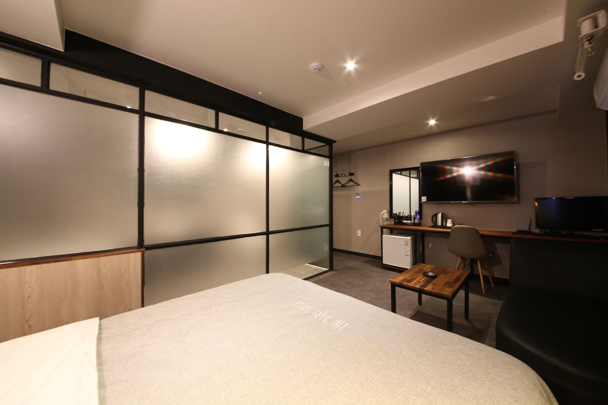The Last Hotel Nampo Busan Buitenkant foto