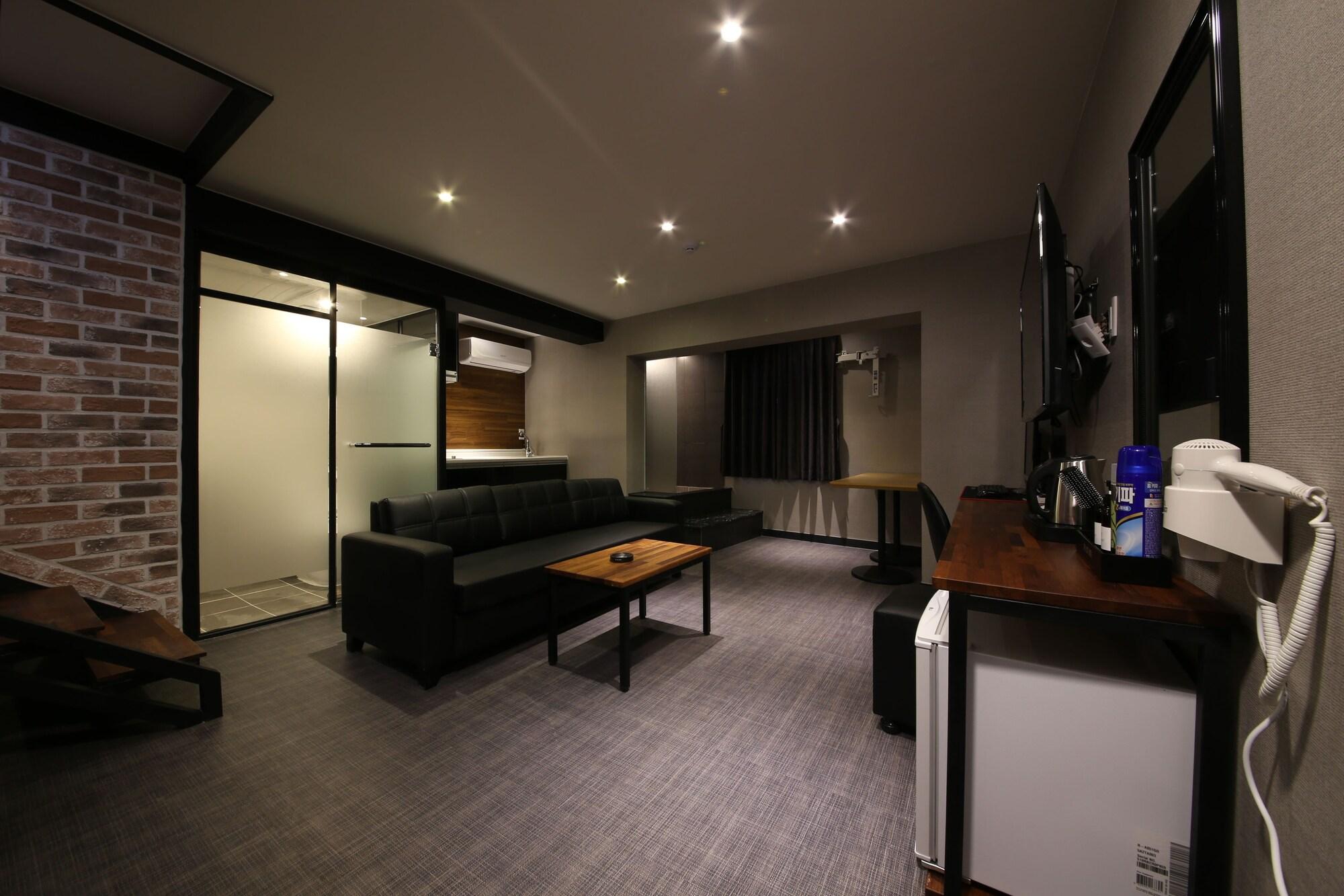 The Last Hotel Nampo Busan Buitenkant foto