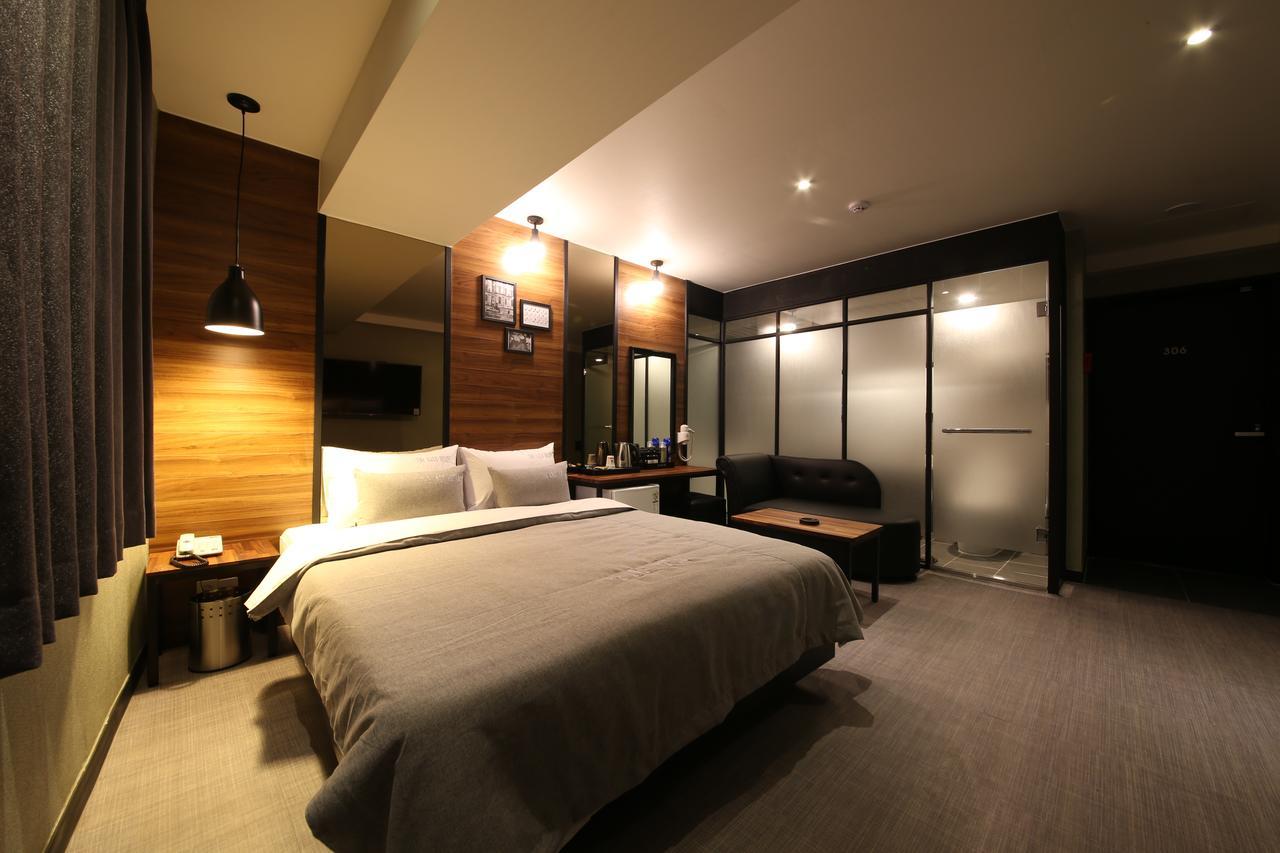 The Last Hotel Nampo Busan Buitenkant foto