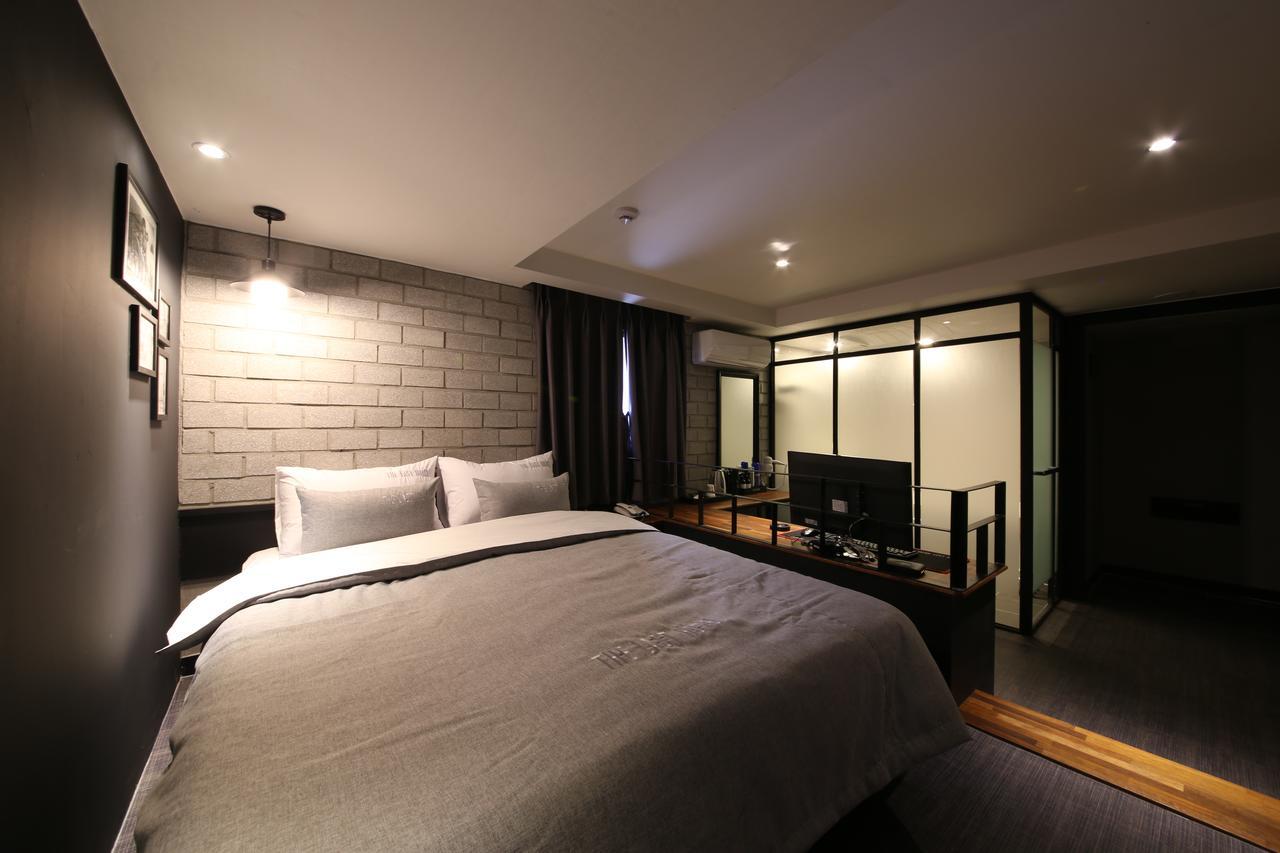 The Last Hotel Nampo Busan Buitenkant foto